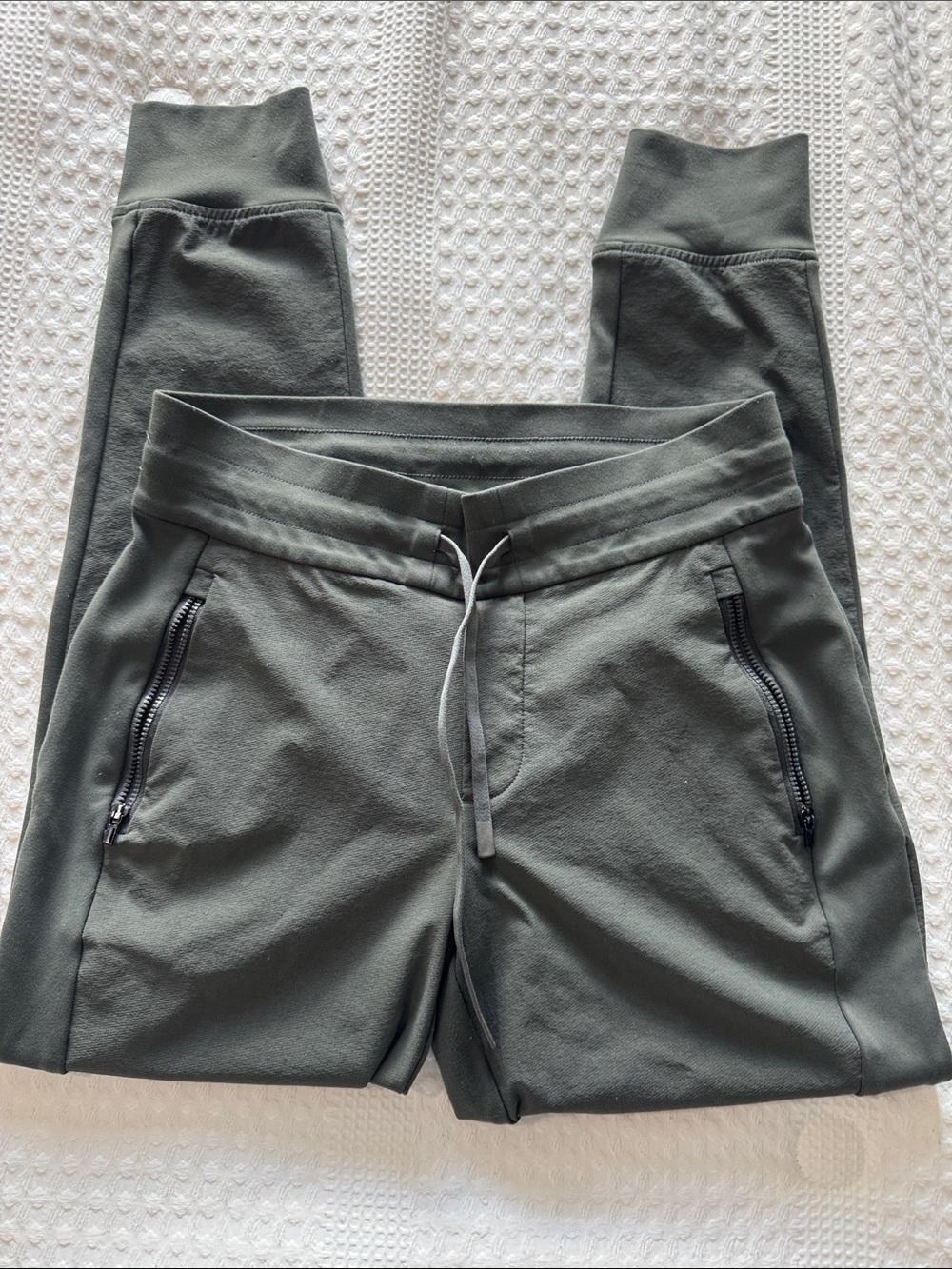 Athleta Headlands Hybrid Trek Mid Rise Jogger